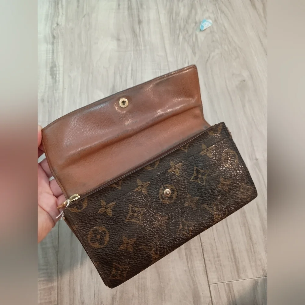 Louis Vuitton Monogram Sarah Long Wallet